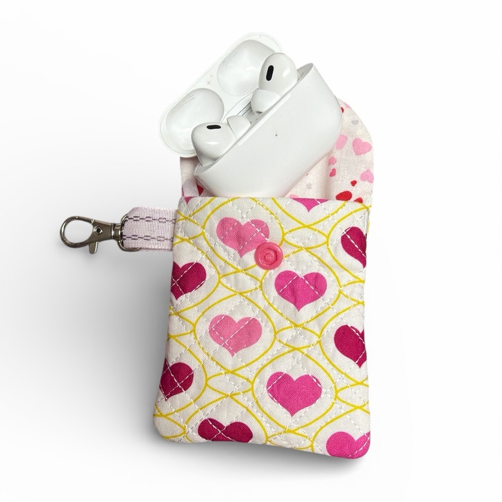 Hand Crafted AirPods Case Pink Heart Quilted Valentine Earbud Case with Keychain - Picture 3 of 14